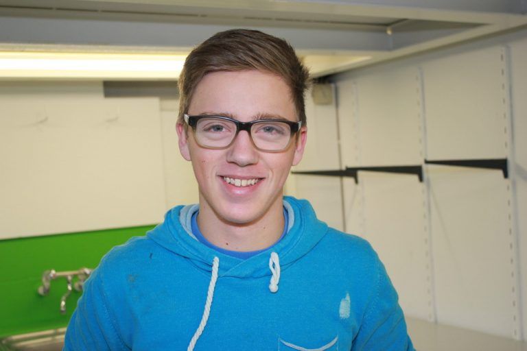 Johannes Hermann, LehrlingMir gefällt besonders an meiner Arbeit, dass ich kreativ sein kann und dass ich am Ende sehe, was ich am jeweiligen Tag geleistet habe.