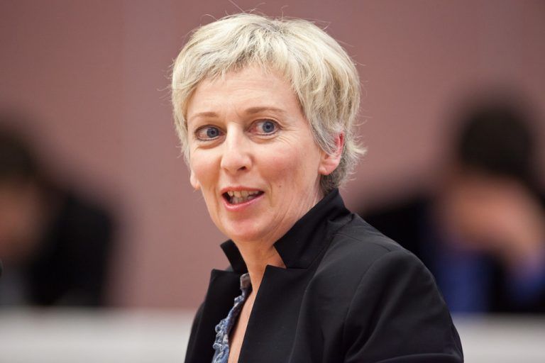 Katharina Wiesflecker (GR): Ich bin gegen die Abschaffung der Landtage. Wenn man sieht, dass bundesweit wichtige Reformen nicht vorankommen, möchte ich nicht auf den Handlungsspielraum auf Länderebene verzichten und will die landesgesetzlichen Kompetenzen und unser Budget nutzen. Der Landtag hat zudem eine wichtige Kontrollfunktion gegenüber der Landesregierung. Aus meiner Sicht könnte er noch stärker Reformmotor sein und Visionen vorantreiben, wie beispielsweise die Energieautonomie oder eine Modellregion Gemeinsame Schule Vorarlberg.