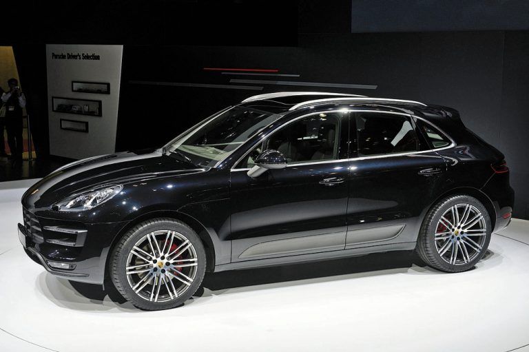 Kleinerer SUVPorsche steigt mit dem Macan ins boomende Segment der kleineren SUV ein. Auf Basis des Audi Q5 wurde zeitgleich in Los Angeles und Tokio ein Fahrzeug präsentiert, das der Sportwagenschmiede zu neuen Absatzrekorden verhelfen soll.