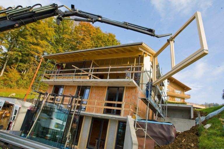 Kräftige Einsparungen erhofft sich die Bauwirtschaft durch eine Entrümpelung der Vorschriften. Foto: Steurer