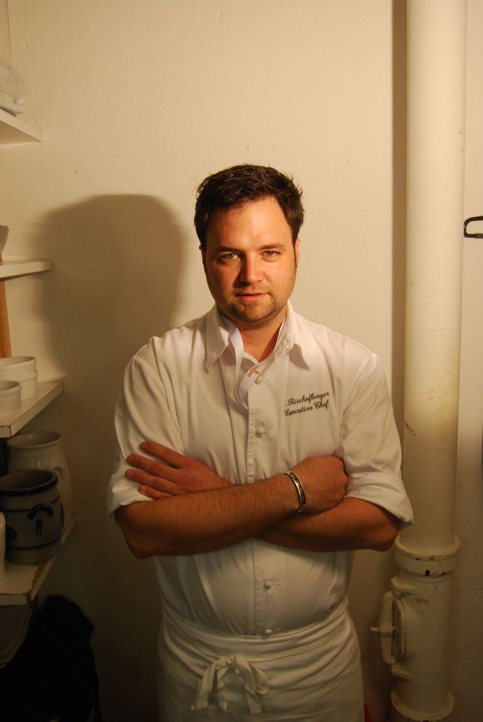 Küchenchef Gernot Bischofberger ist bereit: Beim Weltwirtschaftsforum verköstigen er und sein Team 3000 Gäste pro Tag. Foto: privat