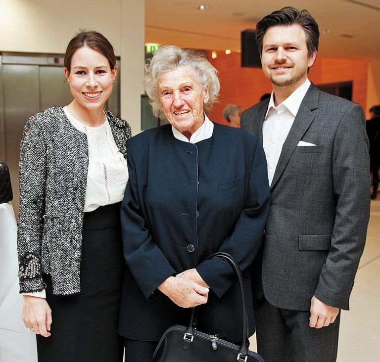 Leder- und Modeexpertin Stefanie Walser (l.) mit Anna Walser und Markus Fleisch.