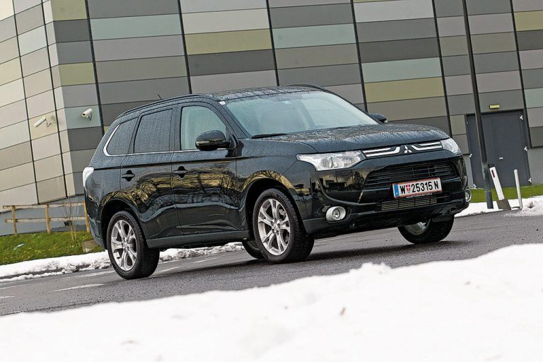 Leichter, komfortabler und im Innenraum qualitativ verbessert – Mitsubishi hat den Outlander kräftig überarbeitet. Fotos: vn/Steurer