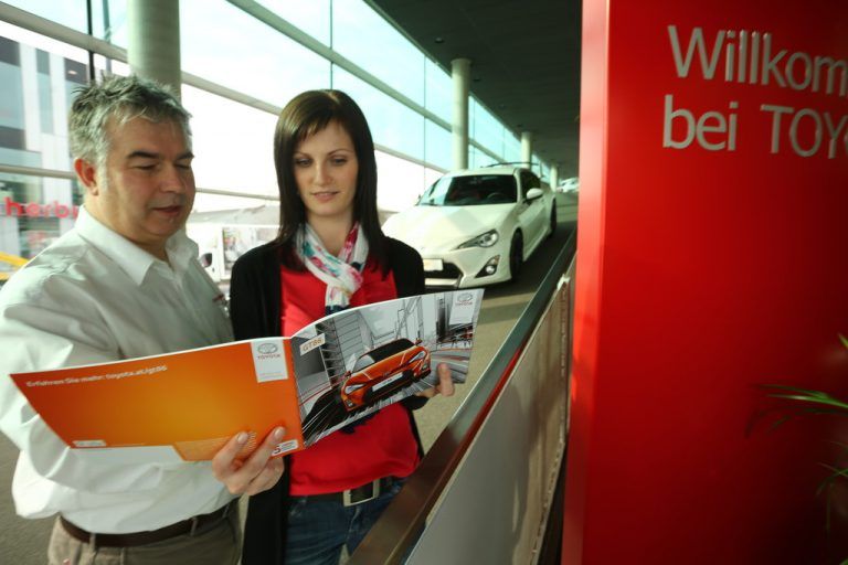 Letzte Chance auf einen „günstigen“ Preis: Autokaufberatung bei Toyota Ellensohn in Dornbirn. VN/Hartinger