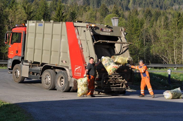 Machen auch nicht mehr Müll als Haushalte: Ein-Personen-Unternehmen mit Büro in der Wohnung. Foto: VN