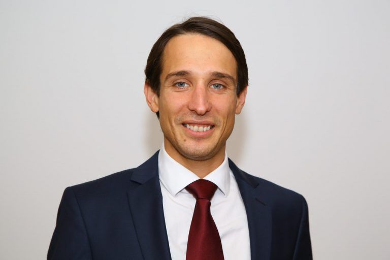 Mag. Johannes Sander, KonzipientUnsere Kanzlei ist in vielen wirtschaftlichen und gesellschaftlichen Bereichen tätig. Das ist für mich super, da ich so alle Fachbereiche kennenlerne. Speziell Wirtschaftsrecht wird künftig ganz wichtig sein.