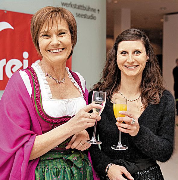 Margit Hillinger (l.) und Patricia Gau (Trachten Kettner).