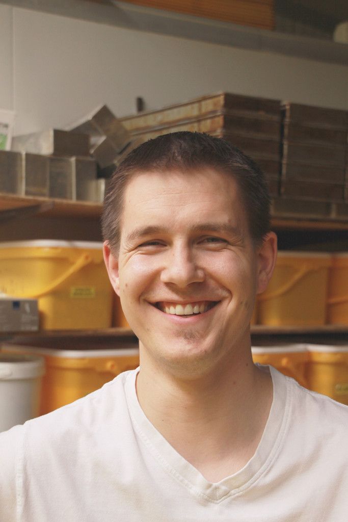 Martin Hartmann, BäckermeisterIch wollte schon als Kind Bäcker werden und habe hier dieses Handwerk in seiner ganzen Bandbreite gelernt. Trotz moderner Maschinen ist das eigene Können gefragt.