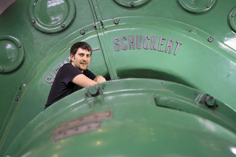 Martin Schuchter an seinem Arbeitsplatz beim Vermuntwerk in Partenen. Foto: VN/Hartinger