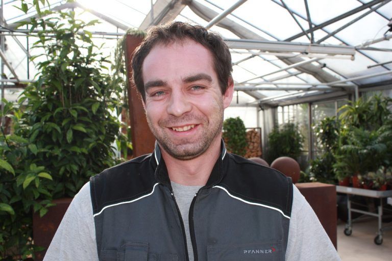 Matthias Klinger Gärtner, VandansIm Sommer bin ich viel im Freien und bin körperlich aktiv, das gefällt mir besonders. Und ich sehe gerne, wenn etwas wächst, was ich gestaltet habe.    