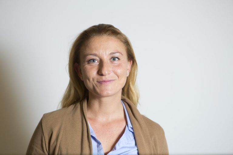 Melanie GröberBüroIch bin durch den Vater mit dem Betrieb aufgewachsen und kann mich voll mit allem identifizieren. Das Geschäft ist quasi Teil unserer Familie.