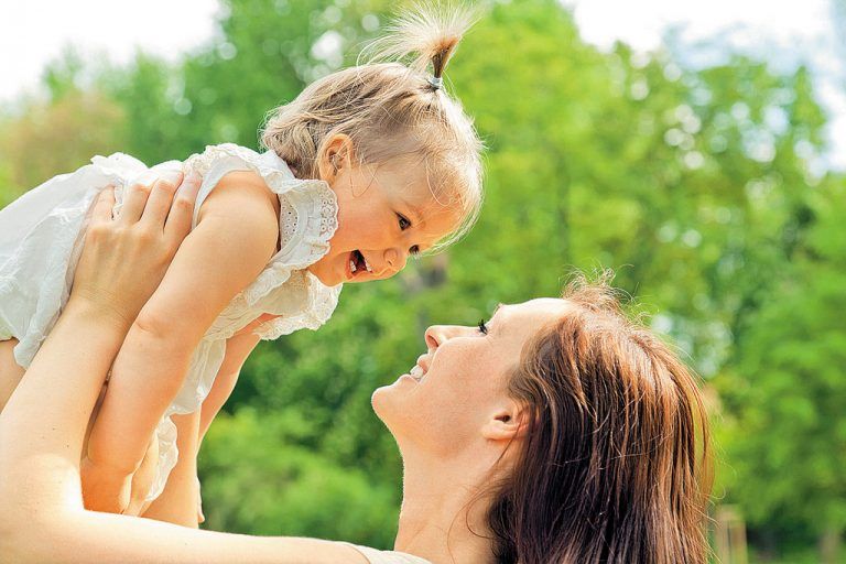 Mit Unterstützung kann eine gute Eltern-Kind-Beziehung oft besser gelingen als allein. Foto: fotolia