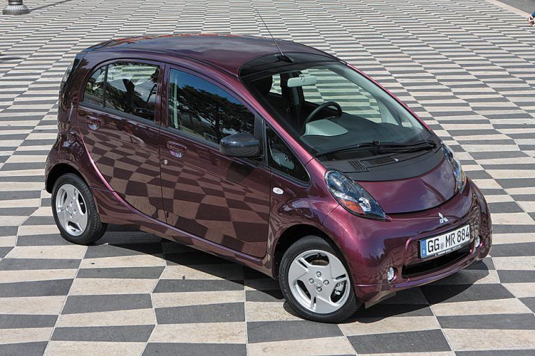 Mitsubishi i-MiEV: Der Kleinwagen-Pionier der Batterie-Betriebenen.
