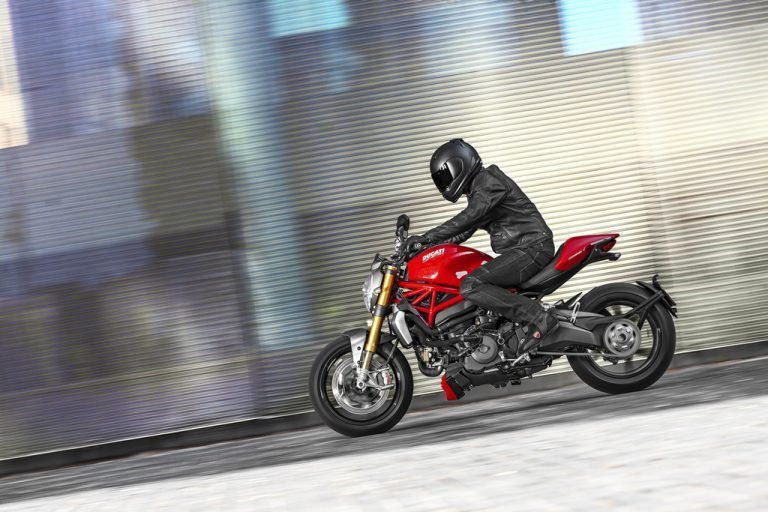 Monster-Reihe von Ducati wird mit einer 1200 nach oben abgerundet.
