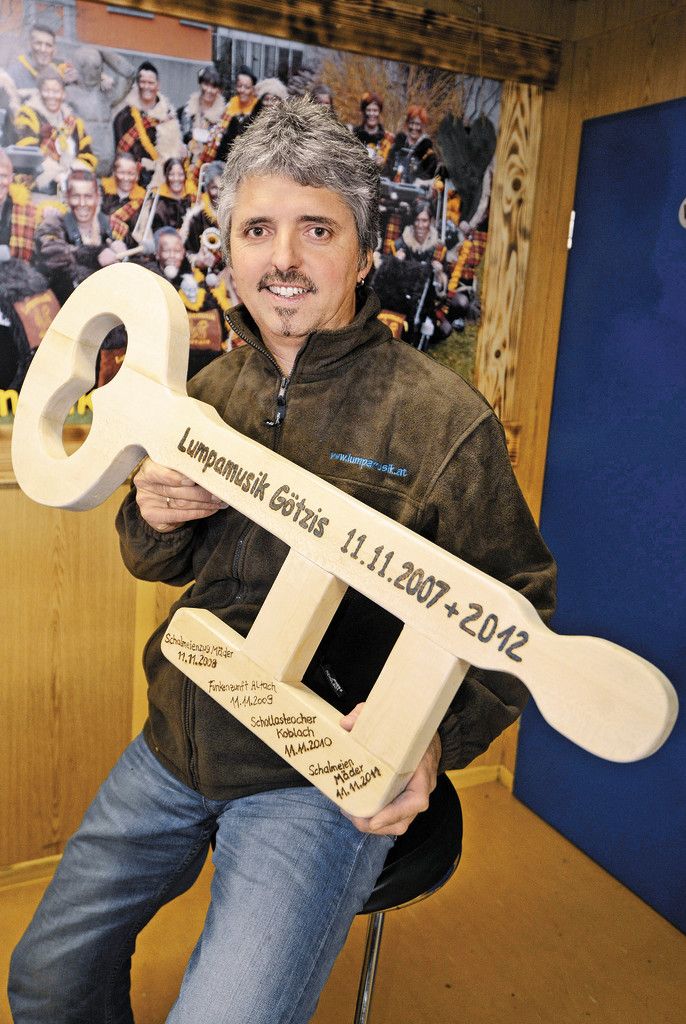 Morgen beginnt die fünfte Jahreszeit: Lumpamusik-Chef Rainer Nicolussi scharrt schon in den Startlöchern. Foto: Stiplovsek