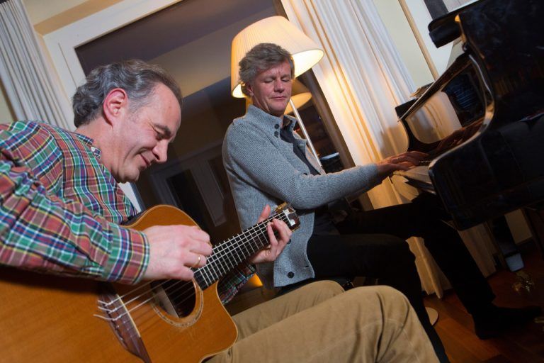 Musik verbindet sie seit Kindertagen: Elgar und Gerald Fleisch.    Foto: VN/Hartinger