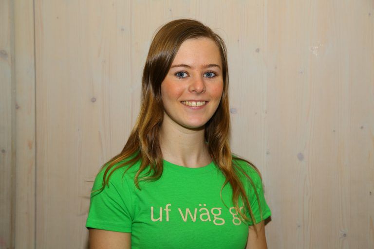 Natalie BudaIch habe vor drei Jahren meine Lehre begonnen und fühle mich rundum wohl. Wenn die Leute mit einem Lächeln im Gesicht unser Geschäft verlassen, weil ich gut beraten habe und wir das Richtige gefunden haben – das sind immer schöne Momente.