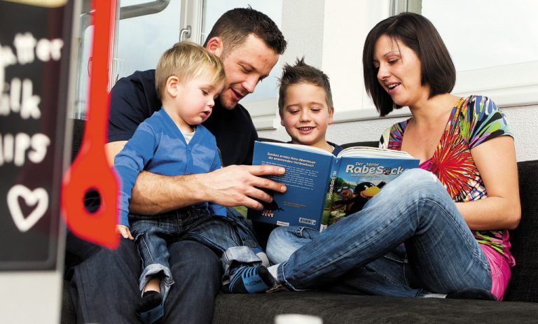 Neue gravierende Belastungen für die Familien sind im kommenden Jahr nicht zu erwarten. Das „Superwahljahr“ 2013 dürfte eher Entlastungen bringen. Foto: Vn/Steurer