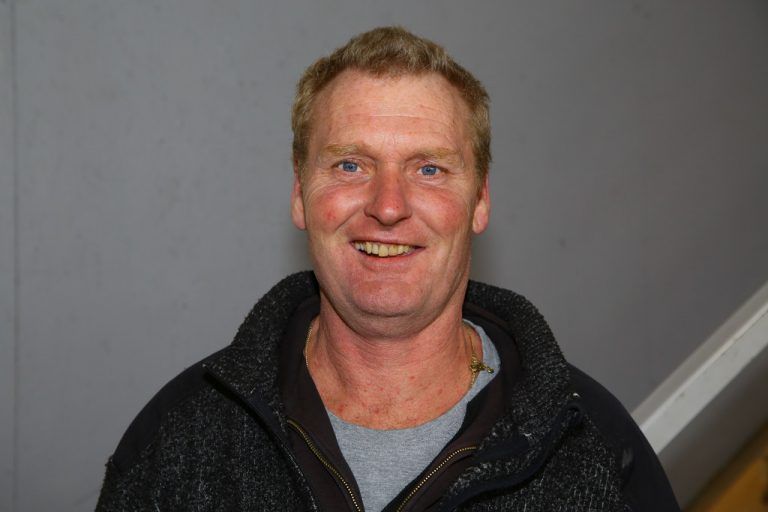 Niklas Ender, Vorarbeiter Ich bin der Dienstälteste und die rechte Hand meines Chefs. Es gefällt mir, dass ich selbstständig arbeiten kann und viel an der frischen Luft bin.