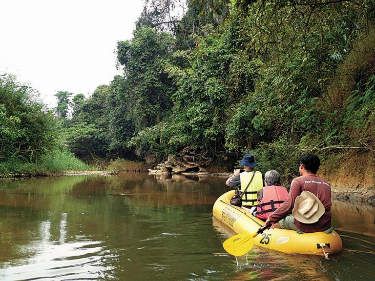 Paddeltour auf dem River Sok: spannend und unbedenklich. Die Schlangen werden erst nachts aktiv. Foto: M. Matt