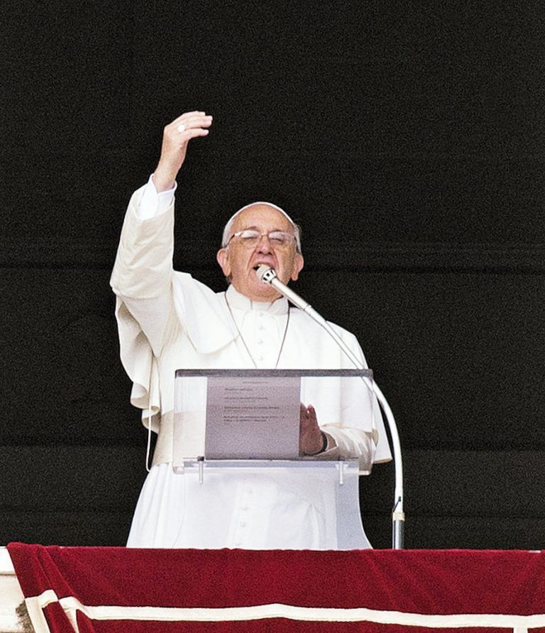 Papst Franziskus fühlt sich den Menschen nahe, wie er sagt. AP