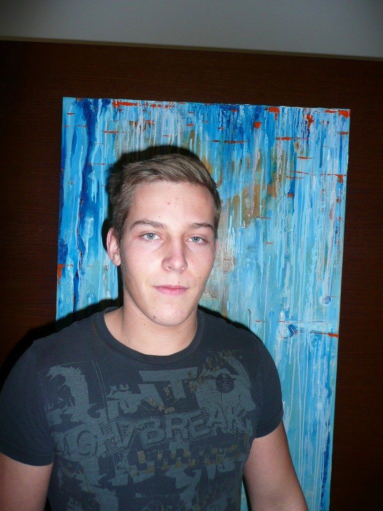 Pascal Kremmel,InstallateurIch bin nach der Lehre geblieben, weil wir ein tolles Team sind. Wir arbeiten draußen an der frischen Luft, aber genauso im Innenbereich.