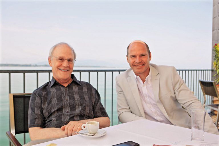 Plauderten über Sport und Physik: Dr. Jonathan Gross (l.) und Marc Girardelli. Foto: hartinger