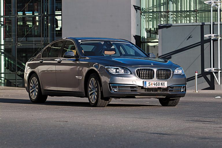 Positiv: Trittsichere, höchst komfortable Prestige-Limousine für alle Gelegenheiten und alle Jahreszeiten.
