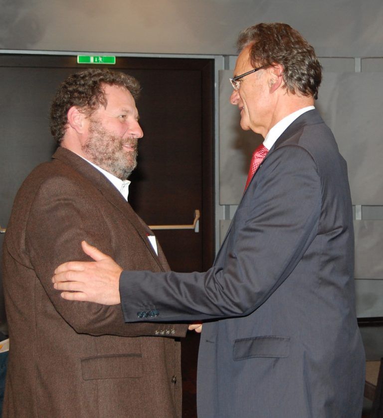 Präsident Rein gratuliert neuem Vizepräsidenten Josef Rupp.