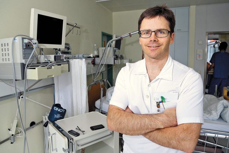 Primar Philipp Werner wird bald eine „echte“ Stroke Unit leiten.  Foto: VN/Hofmeister