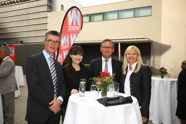 Reinhard Braito (l.), Bettina Meier, Gerhard Hamel (Volksbank) und Michaela Wagner (Lebenshilfe).