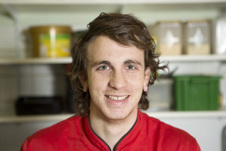 Remo Bügler,ProduktionsleiterMir gefällt, dass ich meinen Arbeitstag selber planen kann und daher so gut es geht geregelte Arbeitszeiten habe. Zudem ist meine Tätigkeit abwechslungsreich.