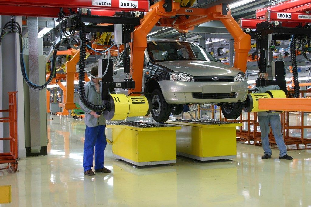 Renault-Nissan übernimmt Lada