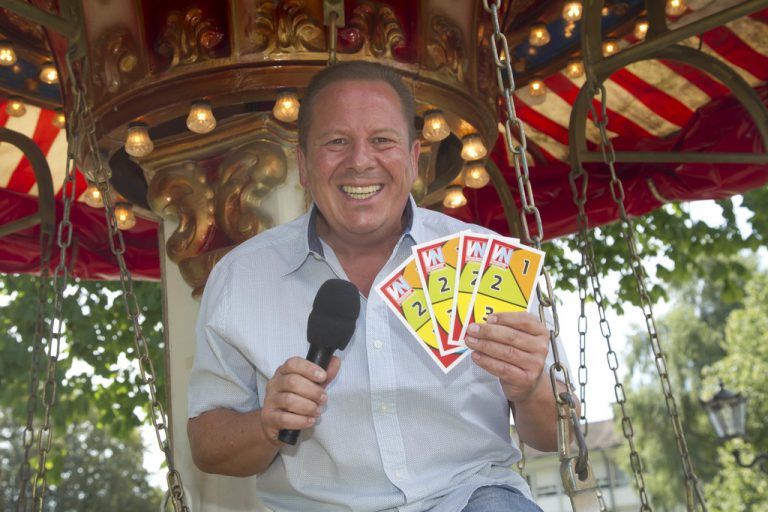Roberto Kalin moderierte gekonnt die Ziehung der Gewinner.