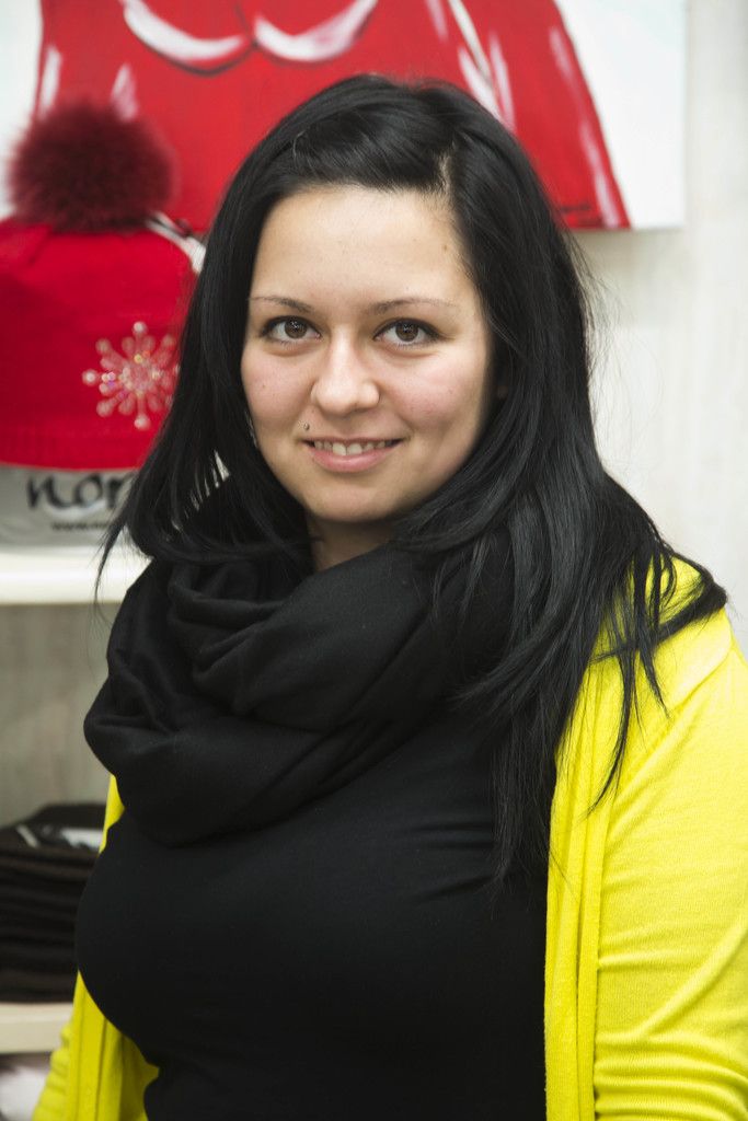 Sabine Jankovic,VerkaufIch bin seit sechs Jahren im Betrieb. Unser Job ist abwechslungsreich, es kommen immer wieder neue Kunden und neue Ware.