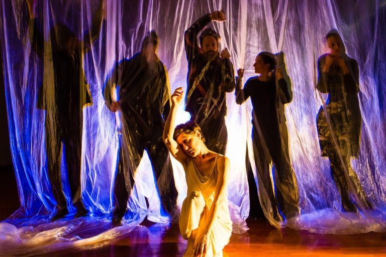 „Schatten“, ein überregionales Theaterprojekt zum Thema Depression. MOSMAN/walktanztheater
