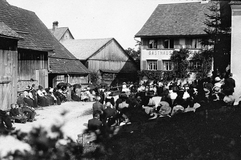 „Schneefest“ in Kehlegg, 4. August 1913: Die Kapelle feiert ihr Patronatsfest „Maria Schnee“, daher der Name. Fotos: Hohentwiel, Stadtarchive Bregenz und Dornbirn