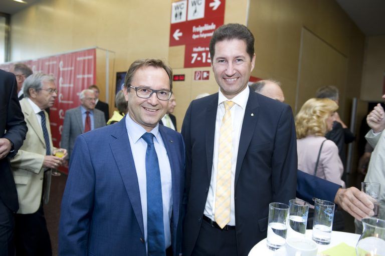 Sparkassen-Vorstände: Werner Böhler (l.) und Harald Giesinger.