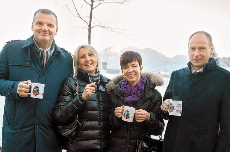 Spitzenvertreter der Bank Austria: Günther Rupp mit Dagmar (l.) sowie Hans Winter mit Birgit.