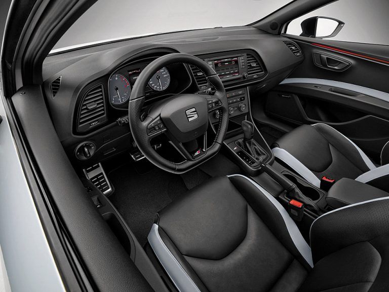 Sport-Cockpit, gute Sitze.