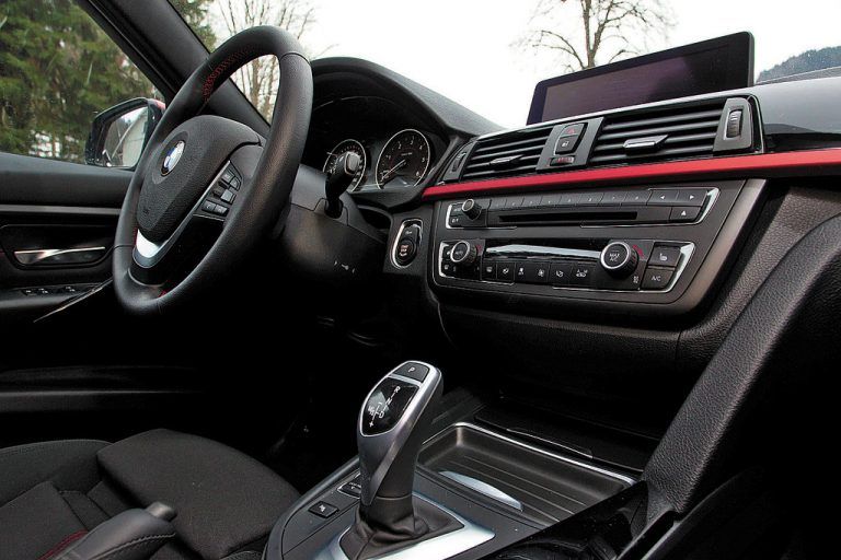 Sportives Cockpit, perfekte Ergonomie.