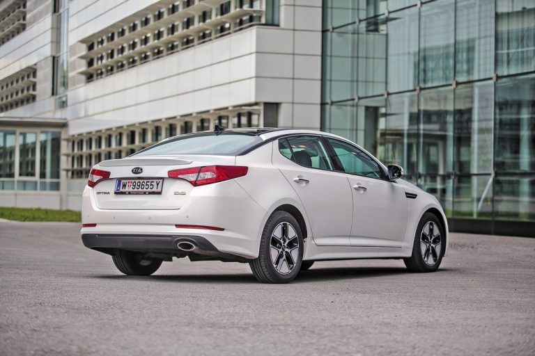 Sportliche Limousine mit Hybrid-Antrieb.