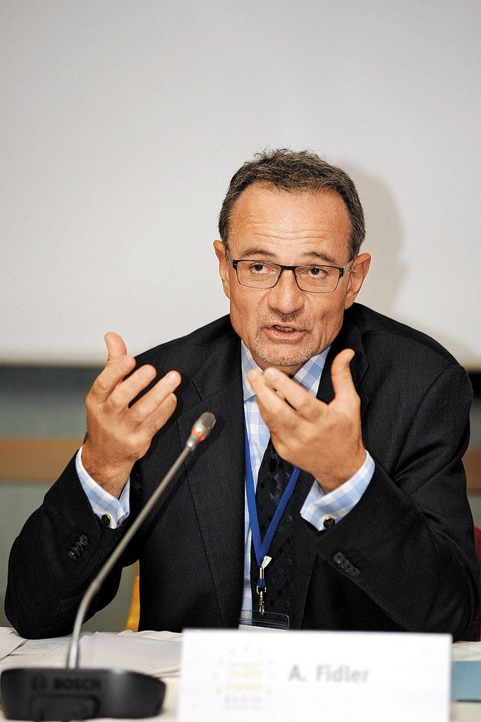 Staaten, die Gesundheitssysteme aufbauen oder sanieren wollen, hören auf den Rat von Armin Fidler. Foto: Fidler