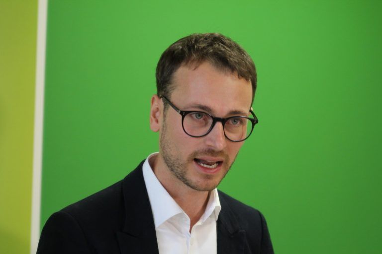 Tierwohl ist Natur- und Klimaschutz: Vorarlberg ist prädestiniert für „richtige“ Tierhaltung – die Tierschutzpreisträger Ulrike und Michael Gaßner mit ihren Tieren auf ihrem Biohof in St. Gerold.