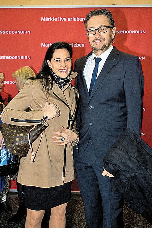 Unternehmer Christoph Miessgang mit Sabrina (Façona, Mango).