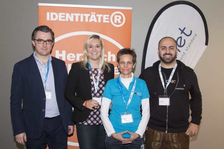 V. l.: Johannes Angerer (Identitäter), Kerstin Vockner (Salzburg AG), Irene Häntschel-Erhart (inet) und Ali Mahlodji (whatchado). Fotos: Lisa Mathis