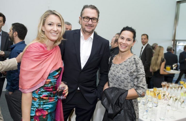 Vorsitzende Evelyn Dorn (l.) und Christoph Mießgang mit Sabrina (Facona, Mango).