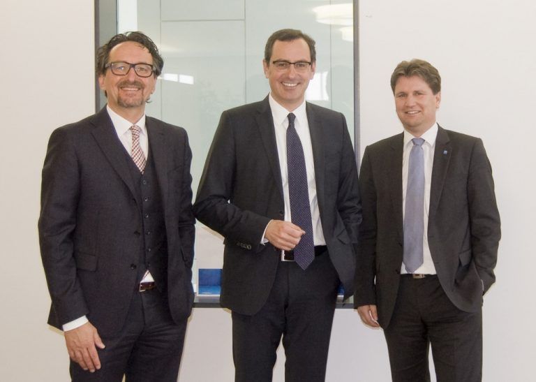 Vorstand v. l.: Johannes Hefel, Michael Grahammer, Michel Haller: „Verunsicherung der Kunden wegen Hypo Alpe Adria unbegründet“.  Foto: Hypo  