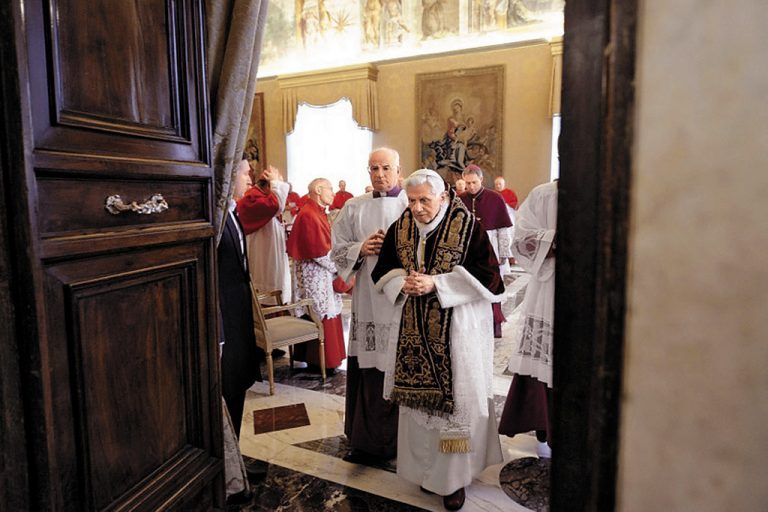 Was bleibt von Benedikt XVI.? Dialog mit anderen Religionen, aber auch Vertretern des rechten Flügels der Kirche, den Pius-Brüdern. Foto: DAPD