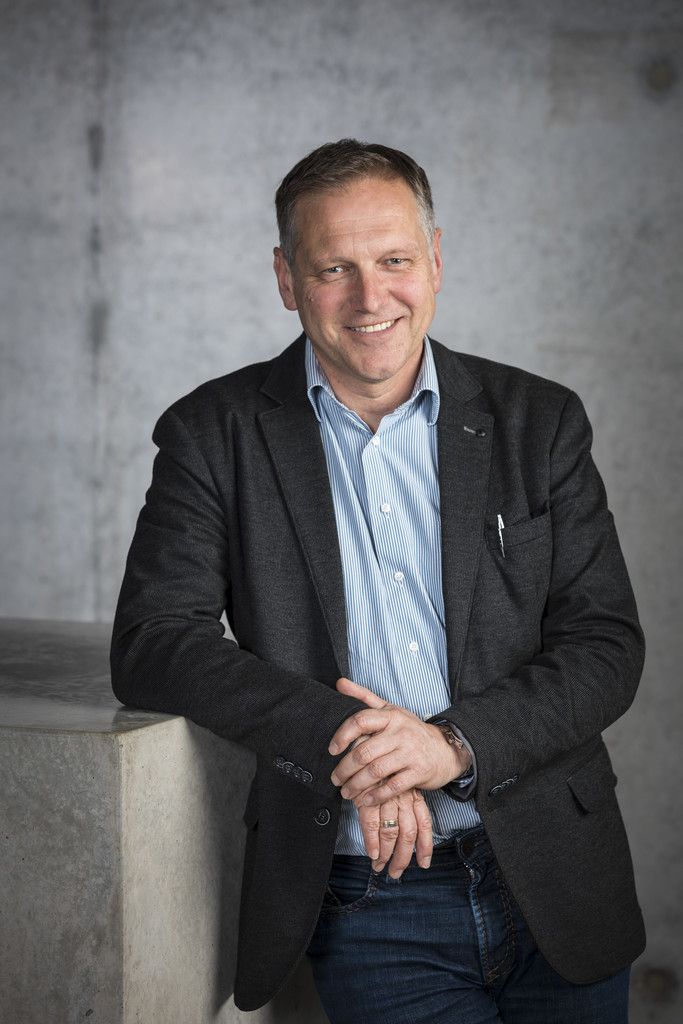 Weltweit sind die Millenials am stärksten davon überzeugt, ihre Arbeit in unter sieben Stunden am Tag erledigen zu können.